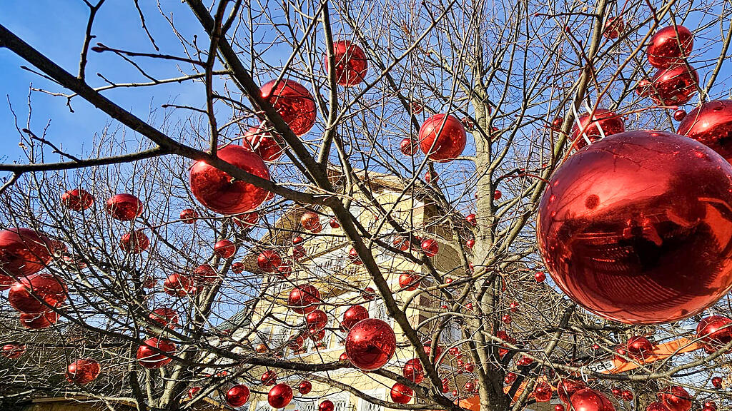 Aufbau des Plainer Christkindlmarkts in Bergheim