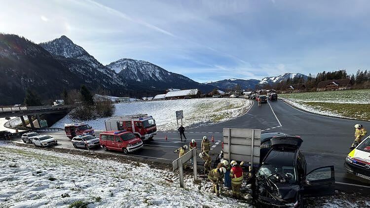 Kreuzungs-Crash in Strobl