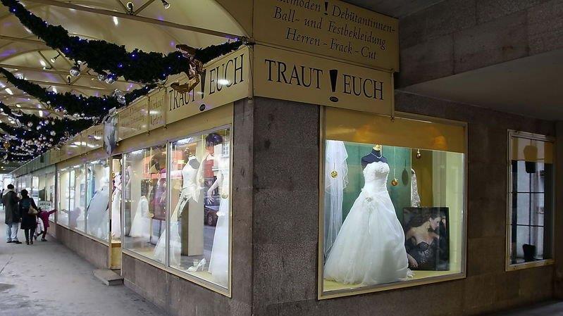 Brautmodengeschäft überfallen