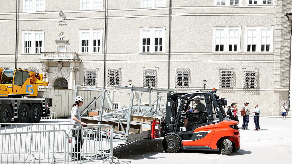 20230609_fmt_Der_Aufbau_der_Jedermann-Bühne_hat_begonnen_KJ014.JPG