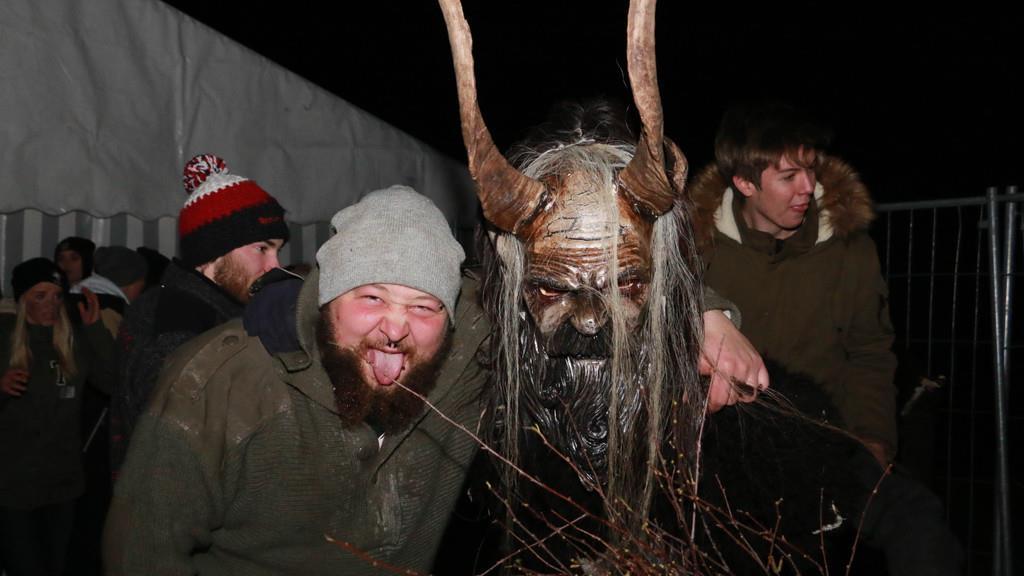 Krampuskränzchen Taxenbach