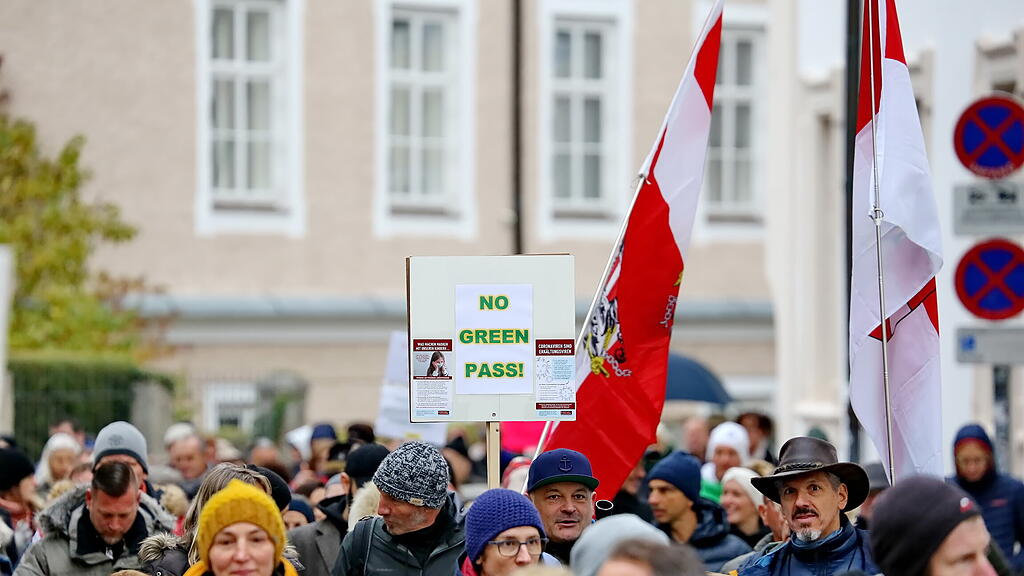 Corona-Demo in Salzburg am Sonntag