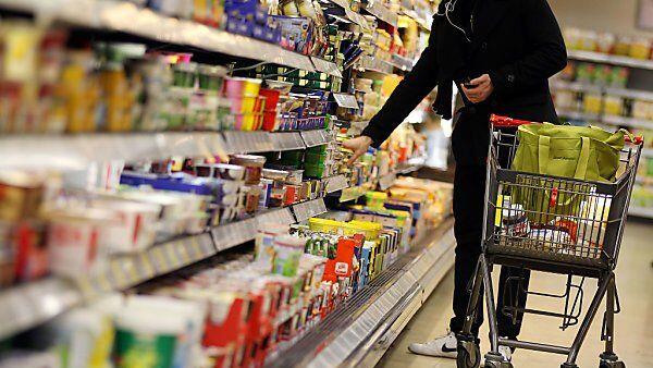 Deutsche Verbraucher kaufen günstiger ein