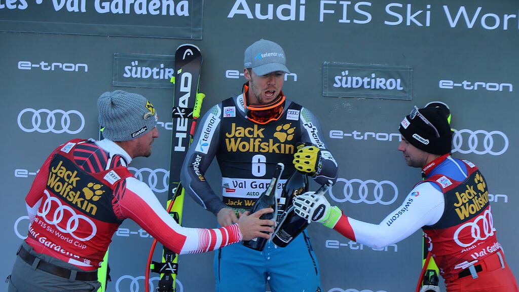 Ski alpin: Siegerehrung in Gr\u00f6den