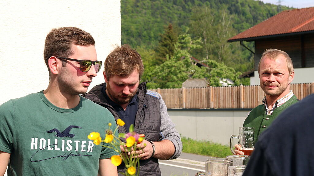 Bierfichte Aufstellen in Bad Vigaun
