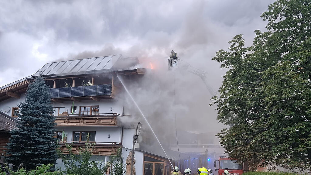 Großbrand in Hotel in St. Johann in Tirol