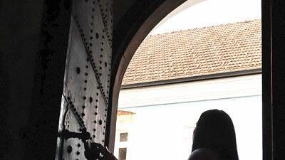 Die Salzburgerin fordert jenen Lohn zurück, den ihren Angaben zufolge das Kloster einbehalten habe.