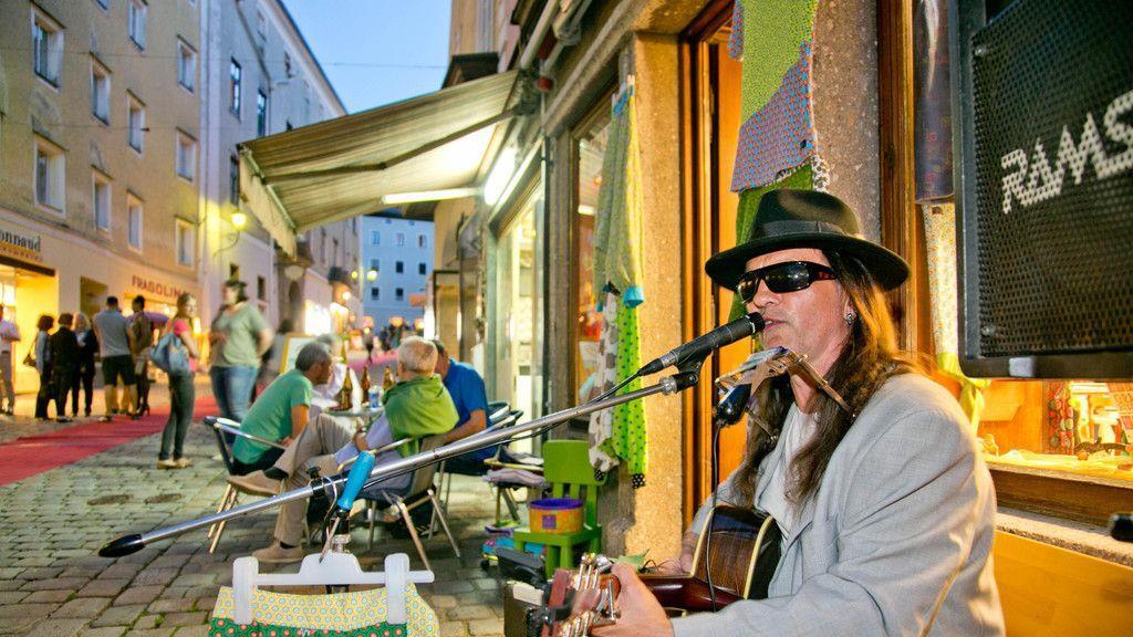 Moonlight Shopping in Hallein