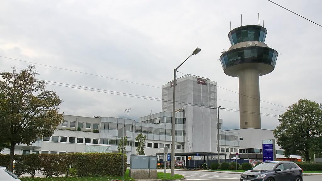 Alter Tower am Flughafen abgetragen