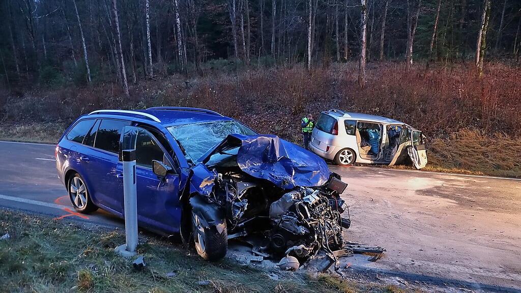 Frontalcrash auf B156 in Anthering