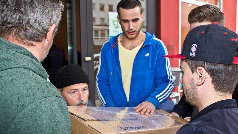 Salzburger sammeln Spenden für Flutopfer