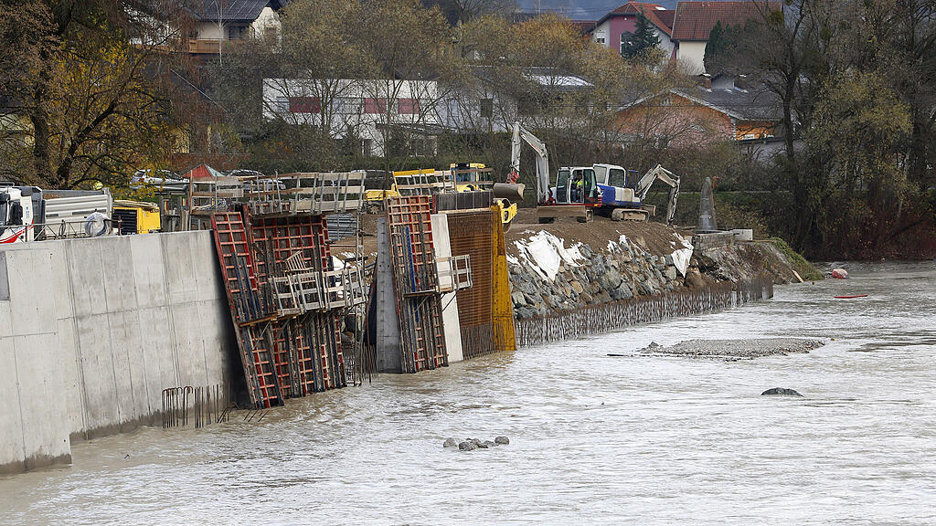 K\u00c4RNTEN: HOCHWASSERSITUATION IN LAVAM\u00dcND
