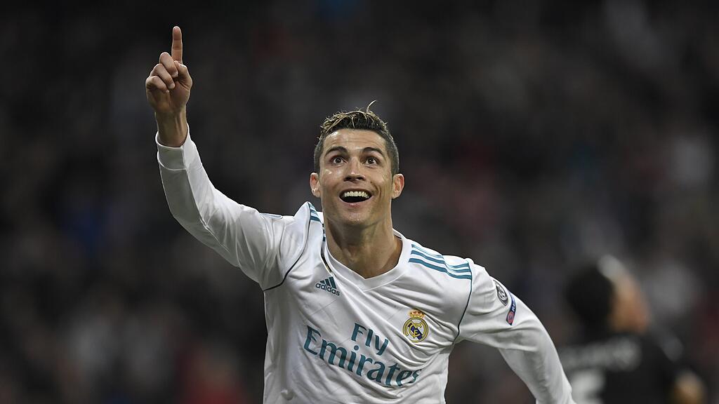 Cristiano Ronaldo verlässt Real Madrid und schließt sich Juventus Turin an.