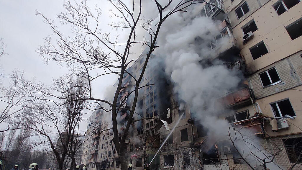 Ukraine-Krieg Tag 19: Brand Hochhaus Kiew
