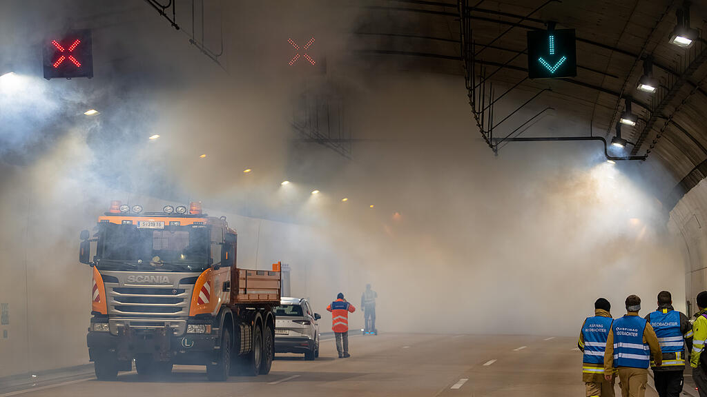 Große Einsatzübung im Lieferinger-Tunnel
