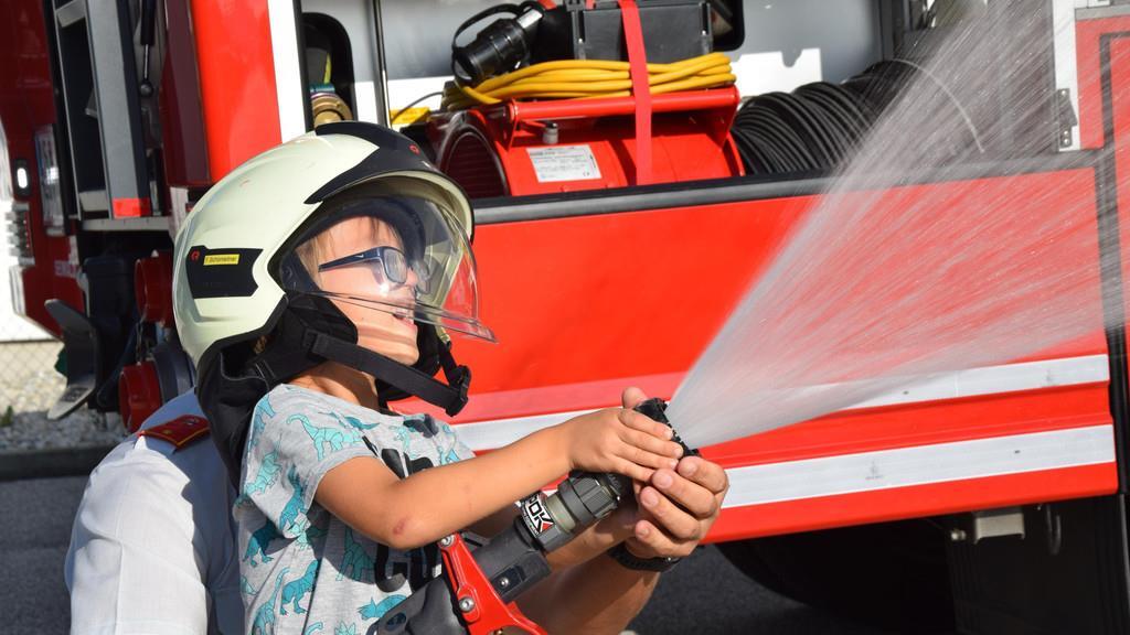 Kinderträume: Matthias bei der Feuerwehr