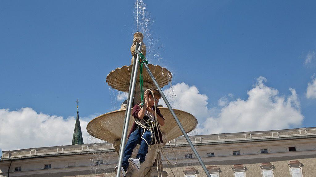 VGT protestiert am Residenzplatz gegen Gatterjagd