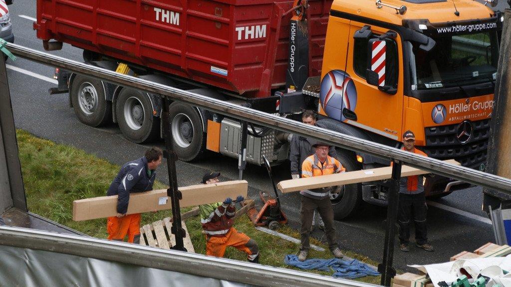 Lkw-Bergung auf A10