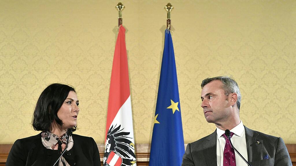 ÖVP-Generalsekretärin Elisabeth Köstinger mit FPÖ-Vizeparteichef Norbert Hofer.