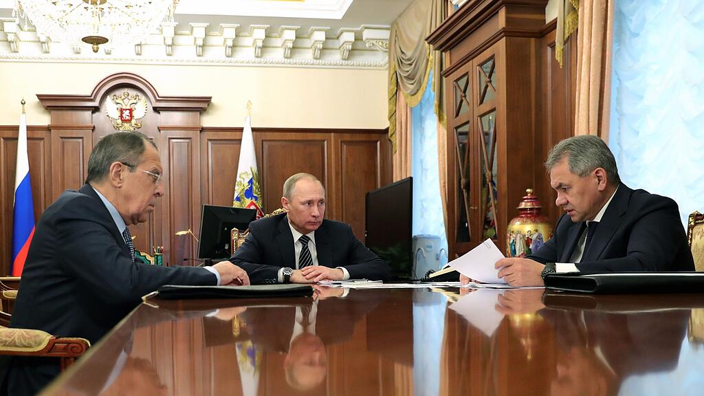 Putin kündigte zugleich eine "Reduktion" russischer Truppen im Bürgerkriegsland an.