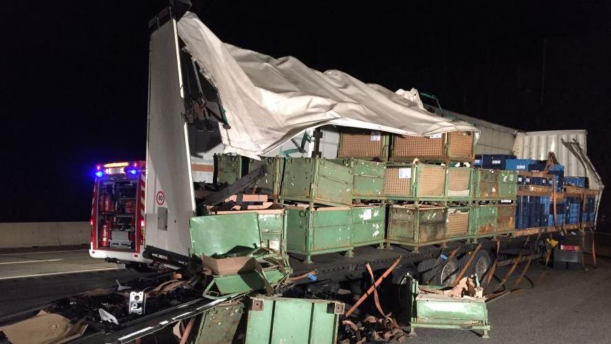Lkw-Unfall im Hieflertunnel