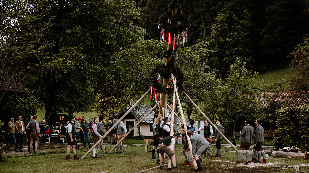 Eglseer Maibaumsetzen