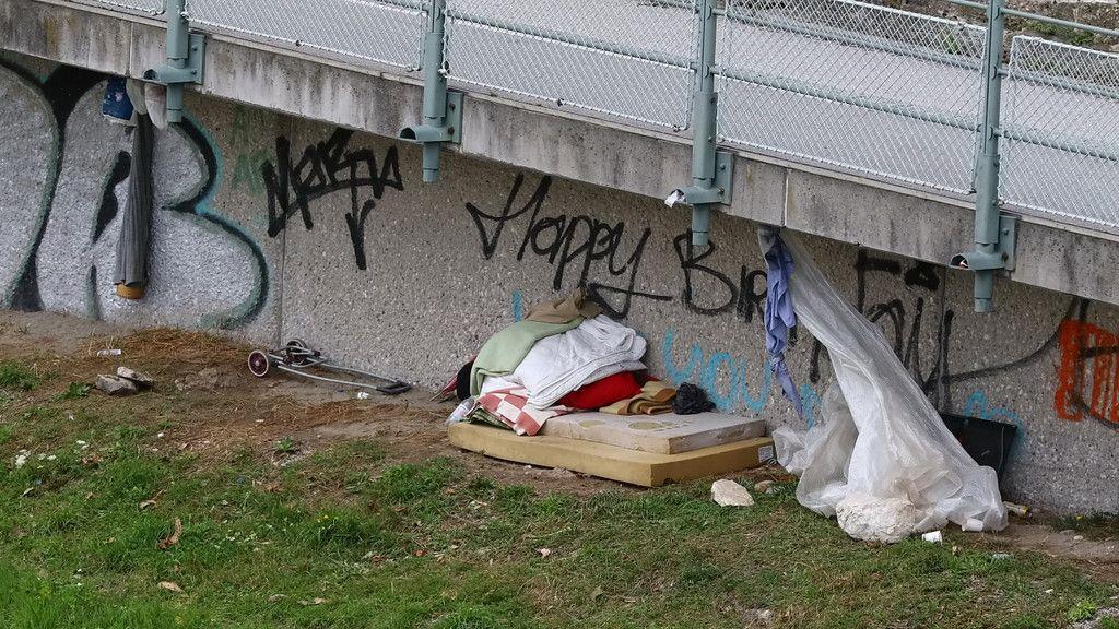 Bettlerlager unter Karolinenbrücke