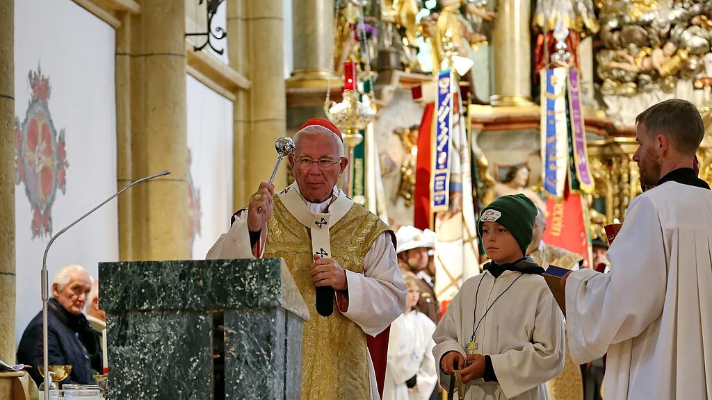 Bad Hofgastein feiert Erntedankfest und Altarweihe