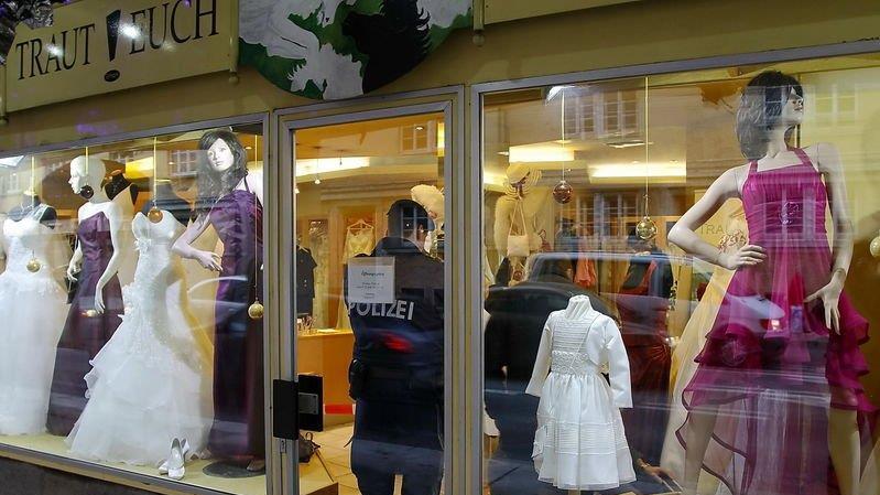 Brautmodengeschäft überfallen