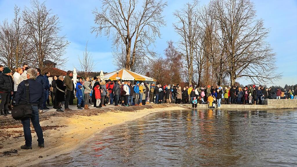 Silvesterschwimmen im Obertrumer See