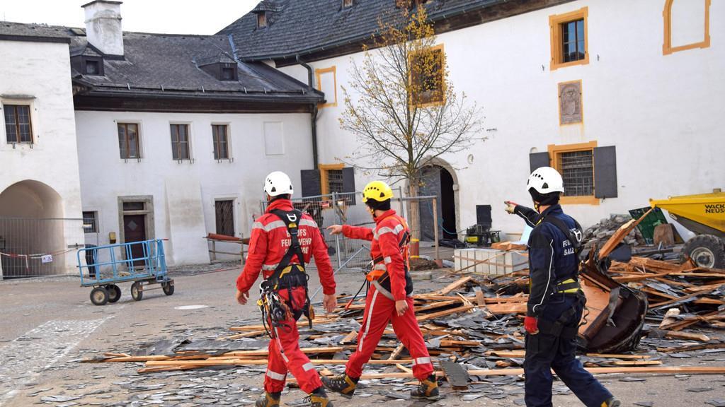 Aufräumarbeiten auf der Festung