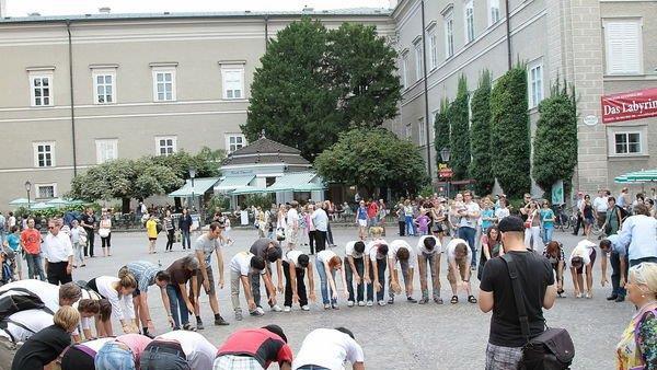 Bilder vom Flashmob gegen Abschiebung