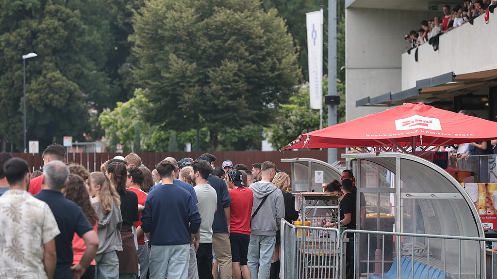Public Viewing in Salzburg: Österreich vs. Polen