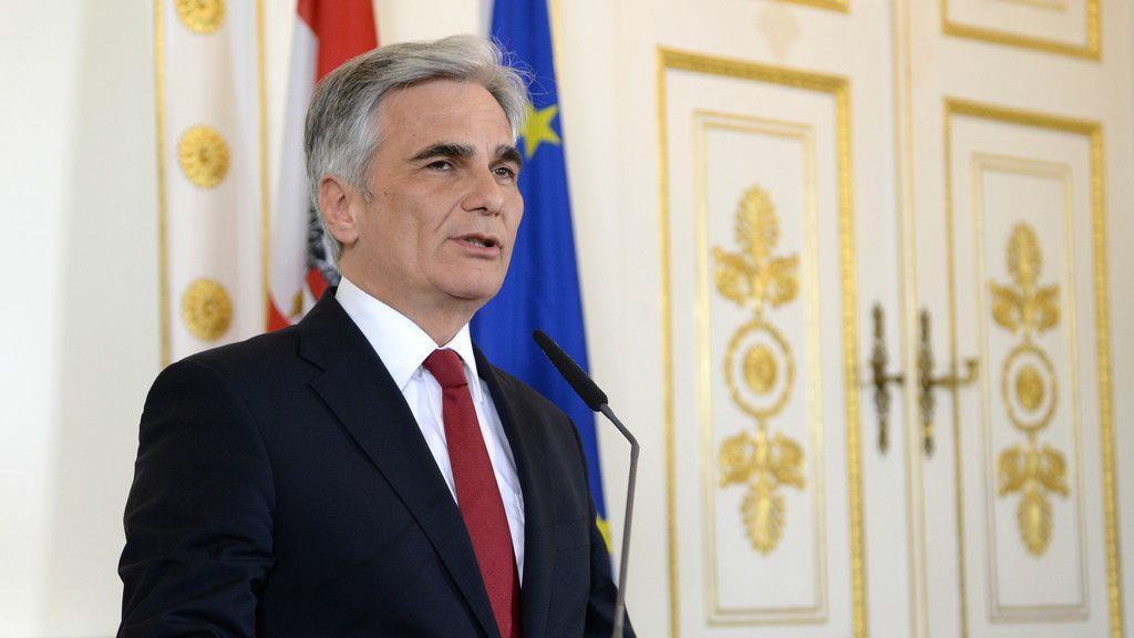 Werner Faymann legt alle Ämter zurück