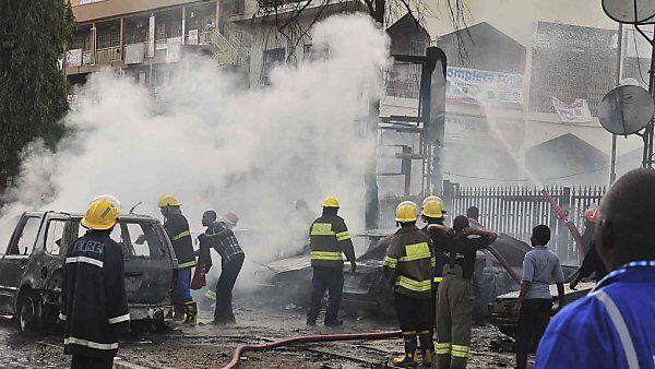 Bombe ging im Eingangsbereich hoch