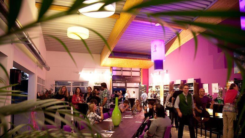 Das neue Genießer-Lokal "Cook & Wine" wurde am Samstag in der Salzburger Bachstraße eröffnet.