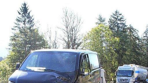 Bilder vom Unfall auf der B166