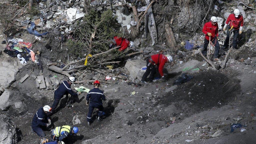 Germanwings-Absturz: Aufräumarbeiten am Sonntag