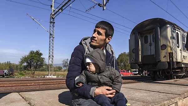 Zahlreiche Flüchtlinge wurden in einem Zug entdeckt