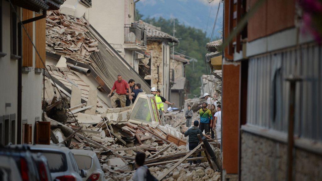 Mehrere Tote und schwere Zerstörungen bei Erdbeben in Italien