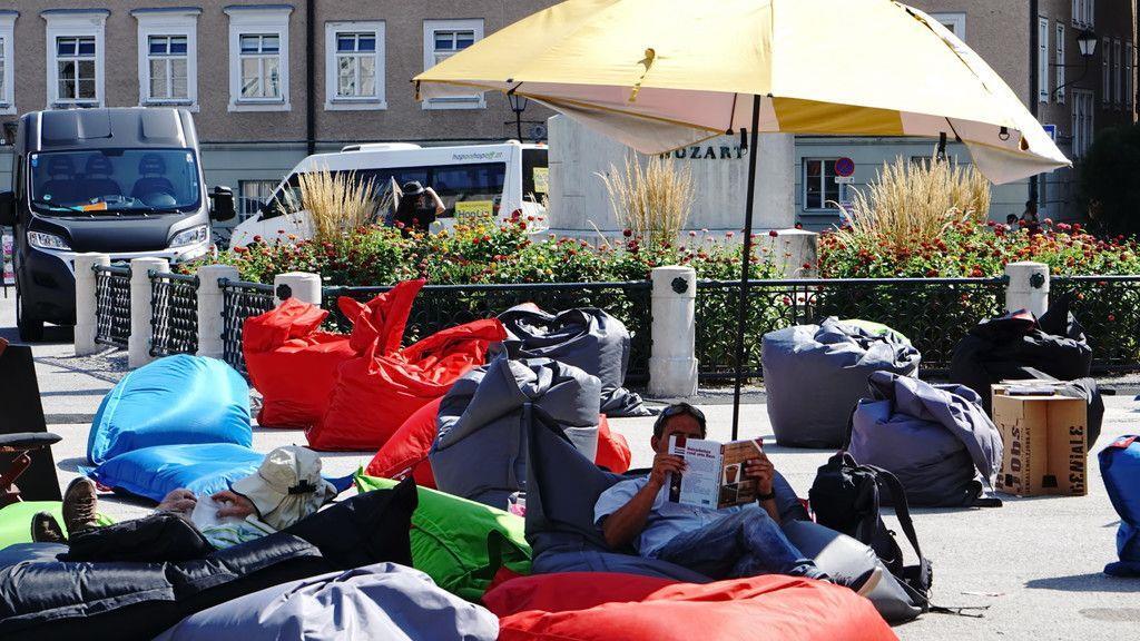 "Stadt Lesen" am Mozartplatz