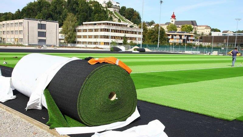 Kunsrasen verlegt