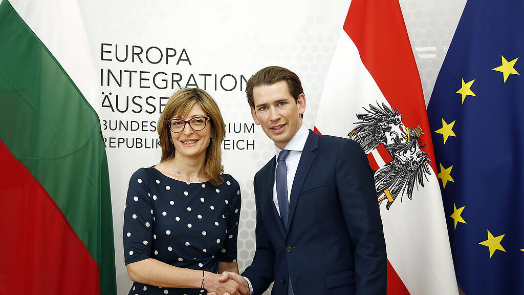 Österreich übernimmt den EU-Vorsitz von Bulgarien. Im Bild: Die bulgarische Außenministerin Ekaterina Sachariewa und Bundeskanzler Sebastian Kurz.