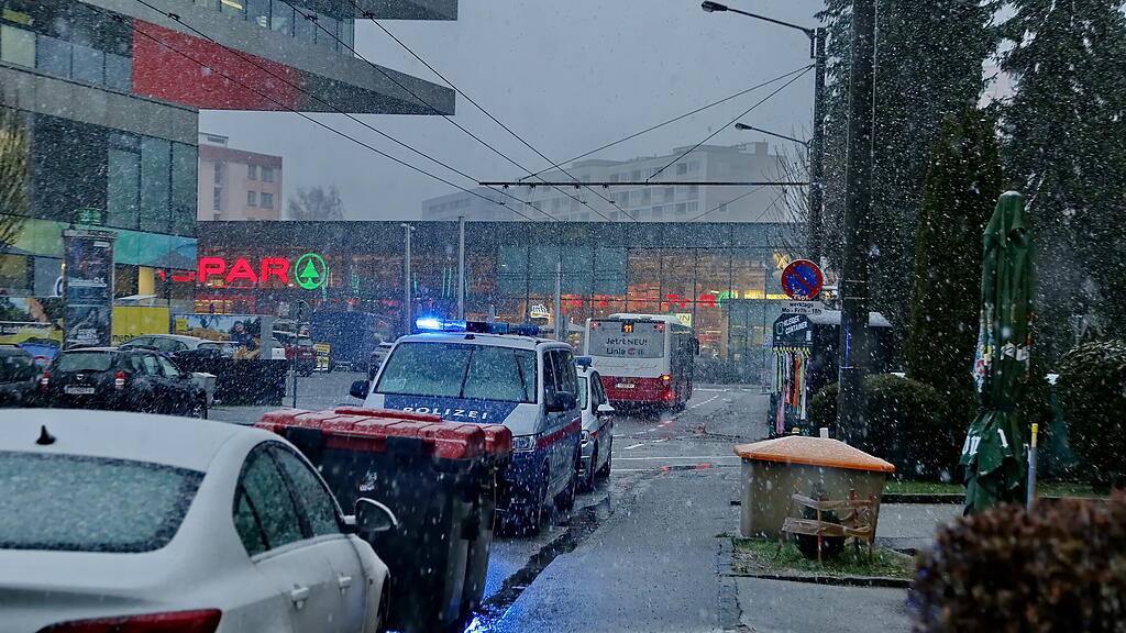 20231222_fmt__Prügelei_im_Lift_KJ002.JPG