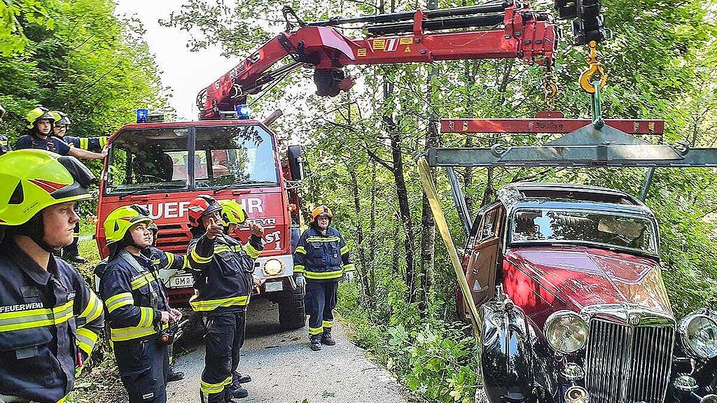 Oldtimer in Bad Goisern abgestürzt