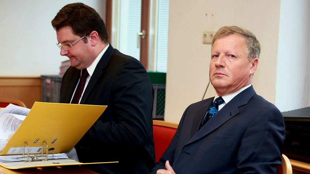 Der ehemalige oberösterreichische ÖVP-Landtagsabgeordnete Otto Gumpinger (rechts im Bild).