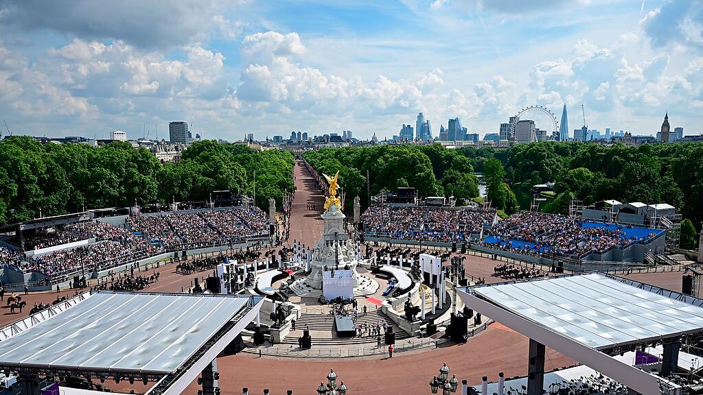 Queen feiert 70 Jahre Thronjubil\u00e4um