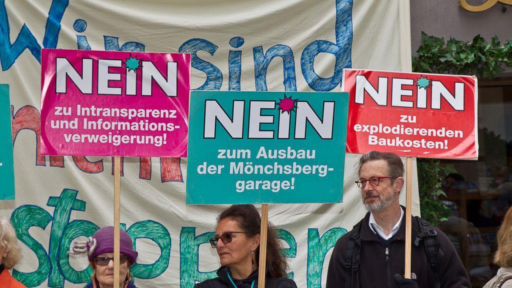 Demo gegen den Ausbau der Mönchsberggarage