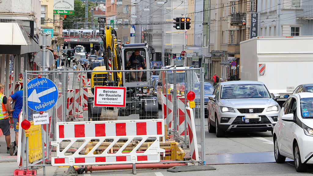 Baustelle in der Saint-Julien-Straße sorgt für Stau