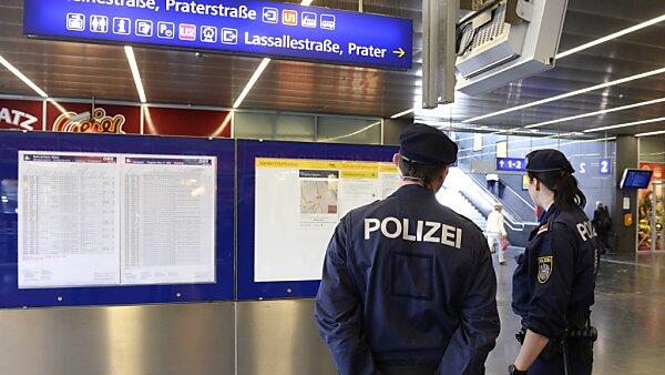 Die Polizeipräsenz am Praterstern wurde mittlerweile verstärkt